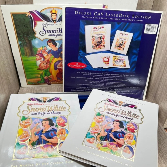 Walt Disney's Snow White & The Seven Dwarfs Masterpiece Deluxe CAV LaserDisc Ed. - Picture 4 of 11